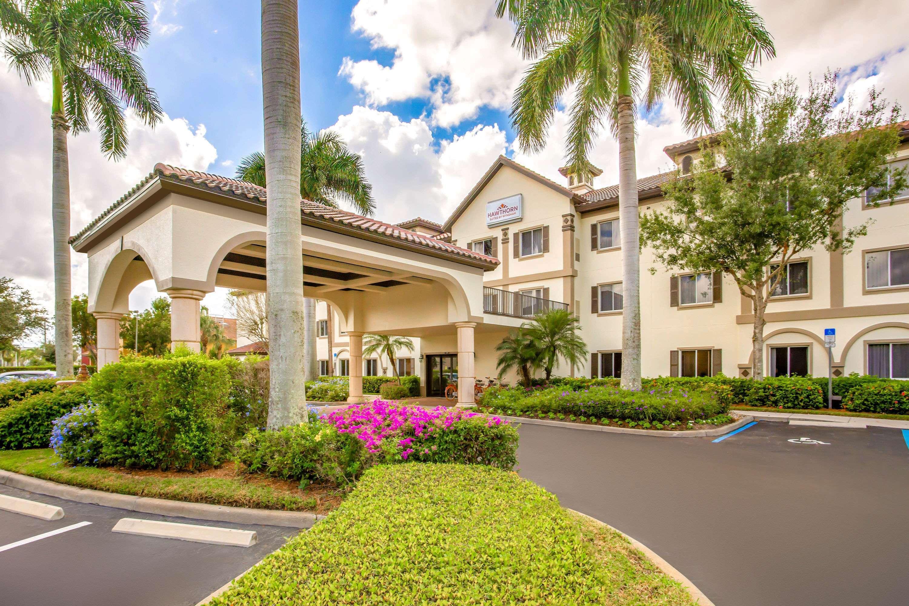 Hawthorn Extended Stay By Wyndham North Naples Eksteriør billede
