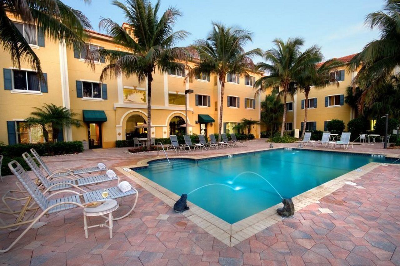 Hawthorn Extended Stay By Wyndham North Naples Eksteriør billede